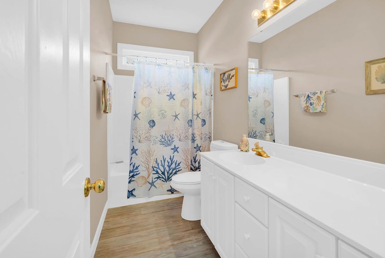 1185 N Blackmoor Dr. Photo 18