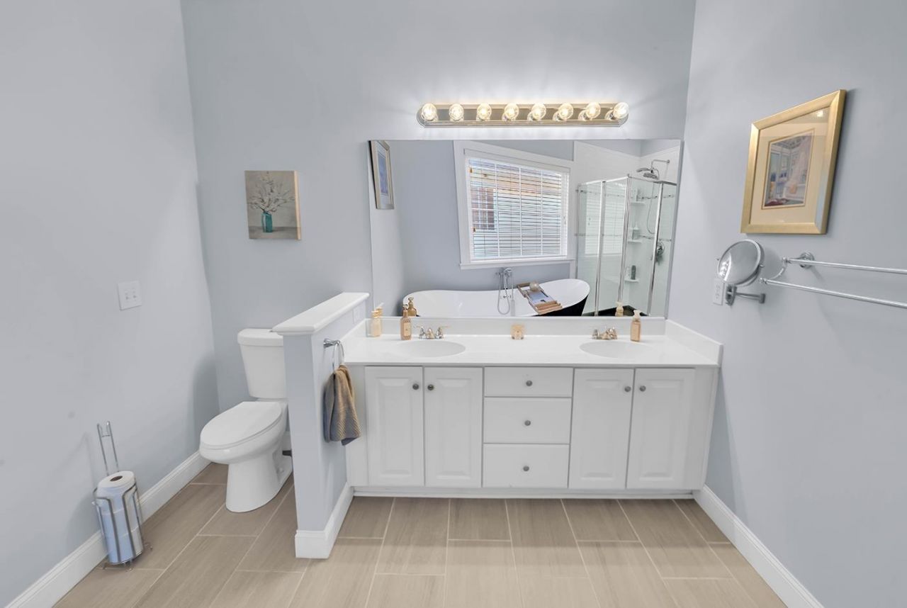 1185 N Blackmoor Dr. Photo 23