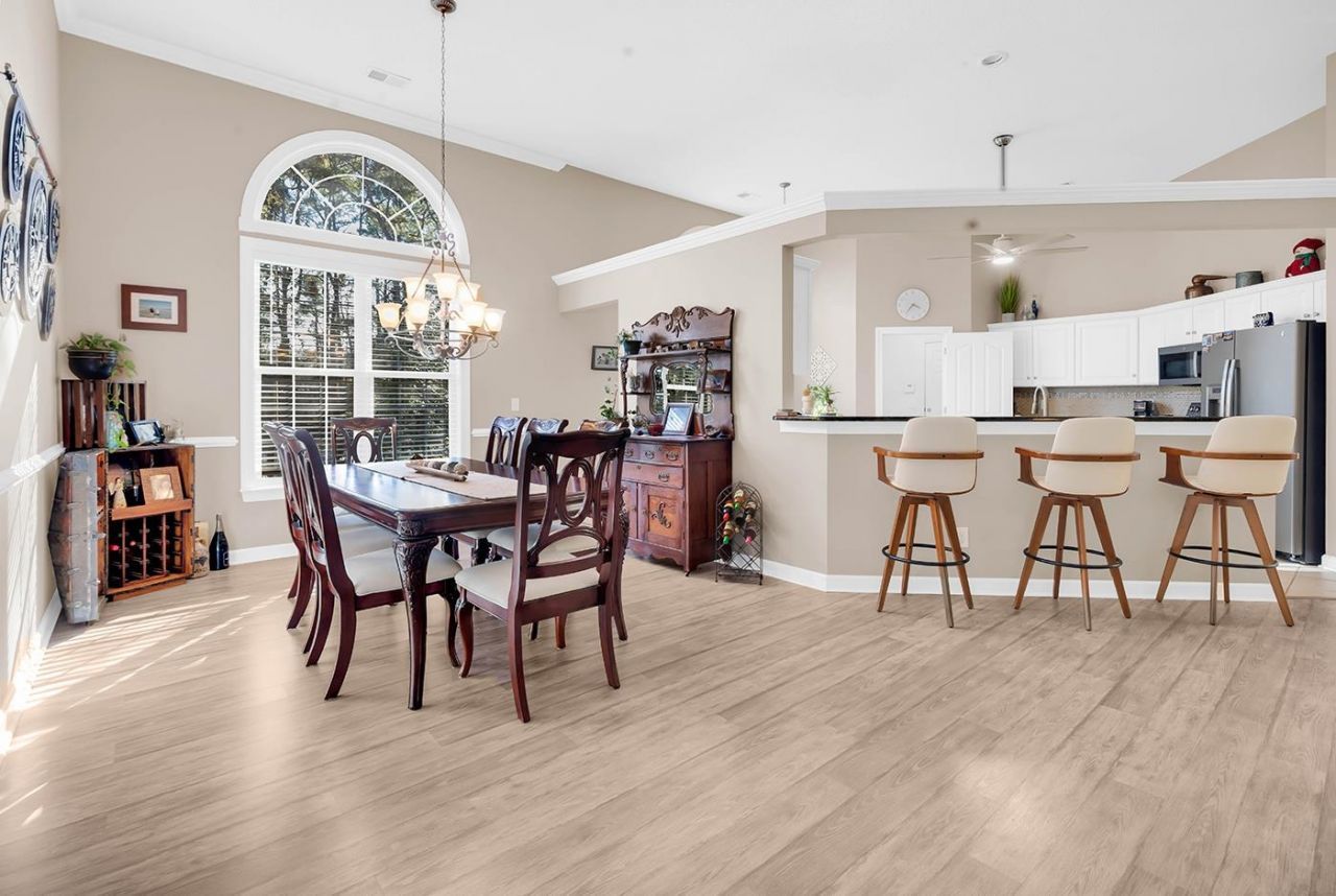 1185 N Blackmoor Dr. Photo 7