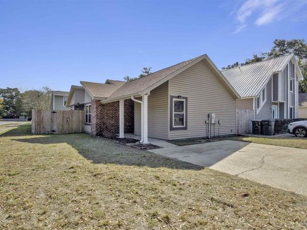 3020 Cedarwood Village Ln, Pensacola, FL 32514