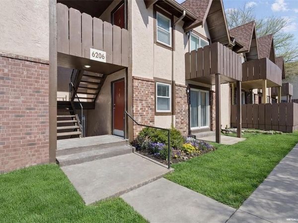 6206 Robinson Street, Unit 2, Mission, KS 66202