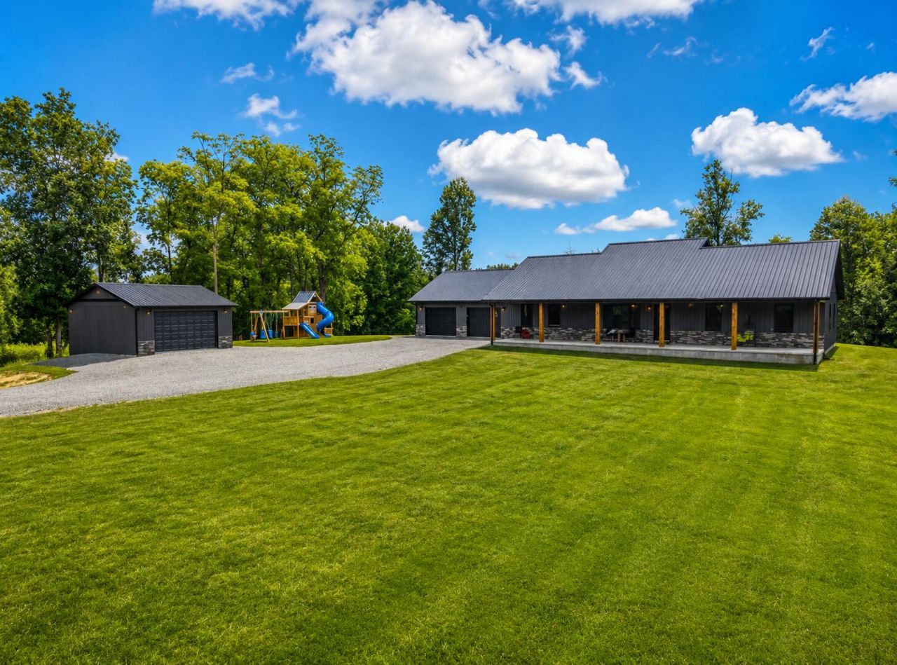 2009 East Williamsburg Street, Whitley City, KY 42653