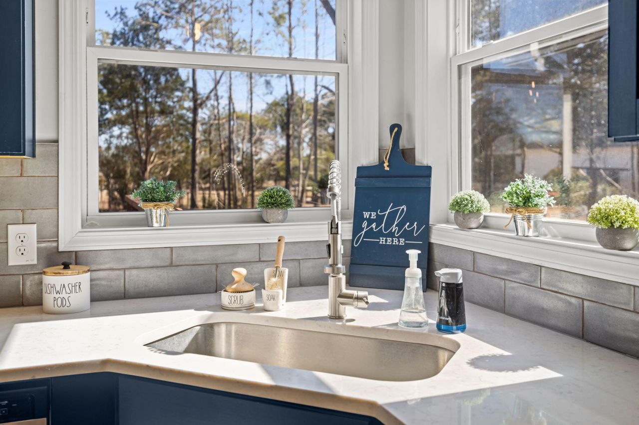 4802 Walking Horse Road Photo 10