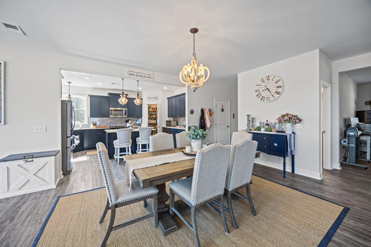 4802 Walking Horse Road Photo 6