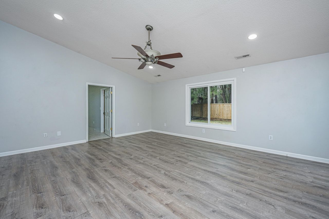 2135 Pinehurst Avenue Photo 13