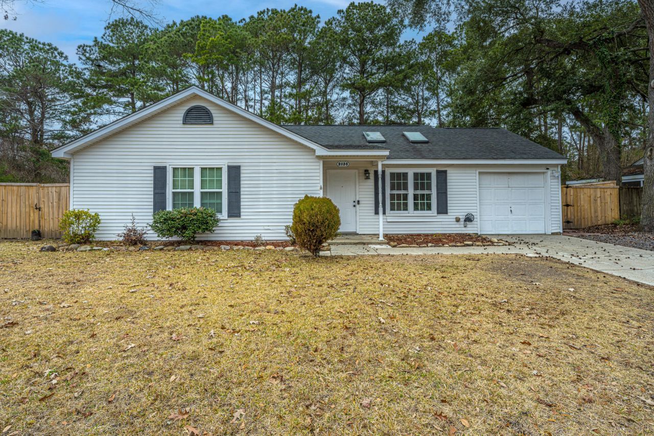 2135 Pinehurst Avenue Photo 2