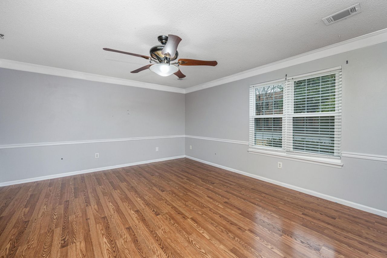 2135 Pinehurst Avenue Photo 22