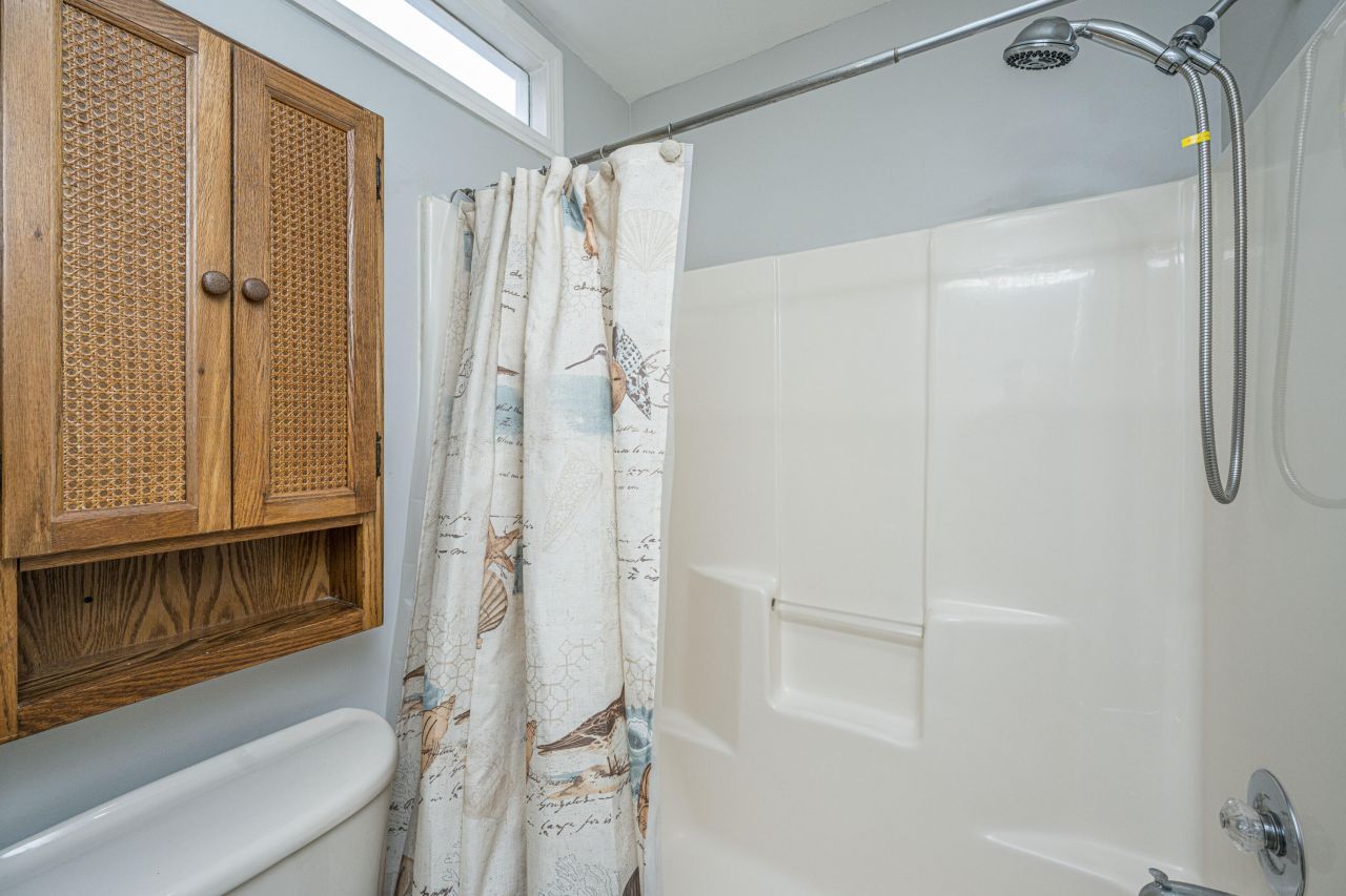 2135 Pinehurst Avenue Photo 25