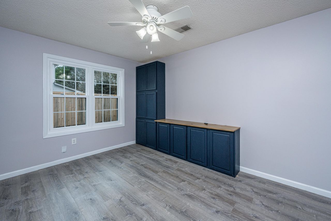 2135 Pinehurst Avenue Photo 27