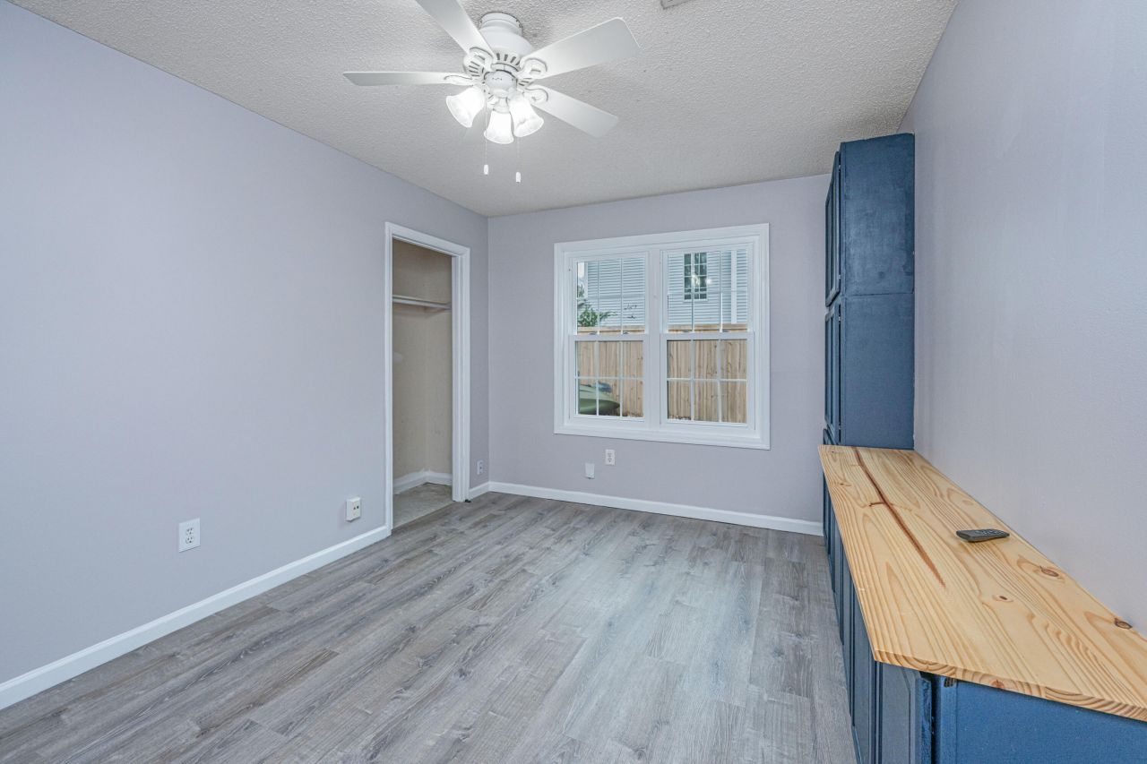 2135 Pinehurst Avenue Photo 28