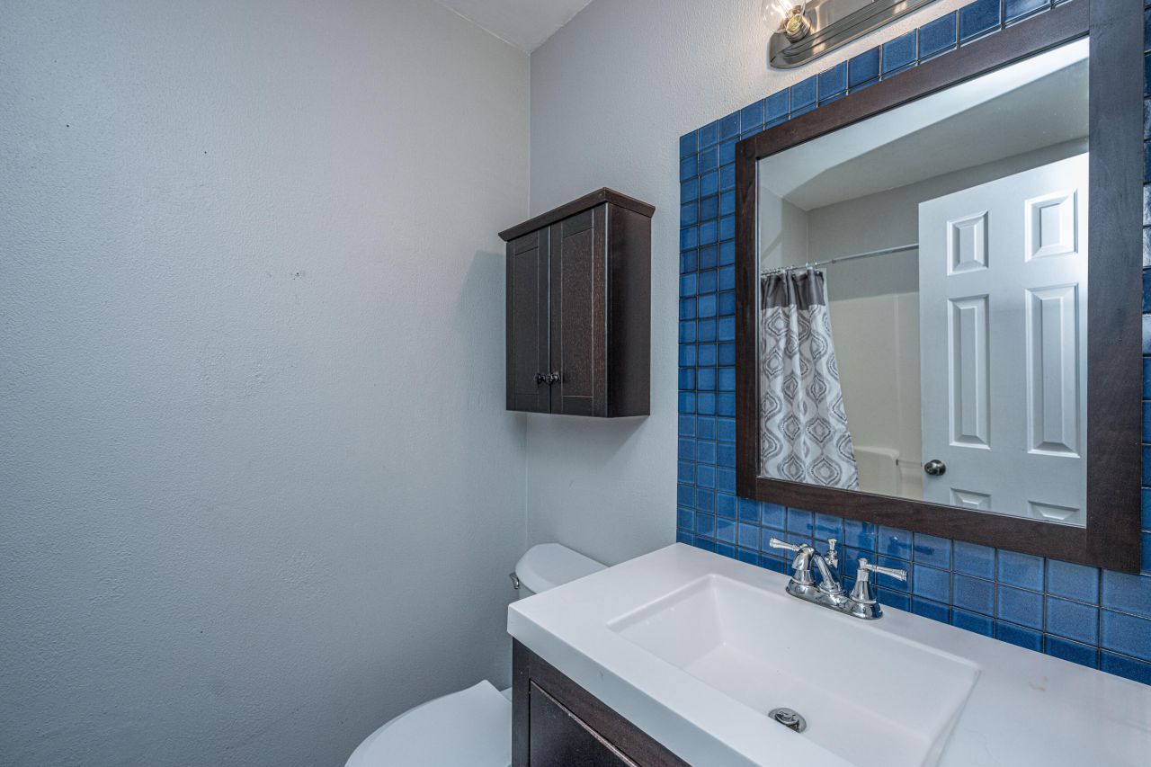 2135 Pinehurst Avenue Photo 29