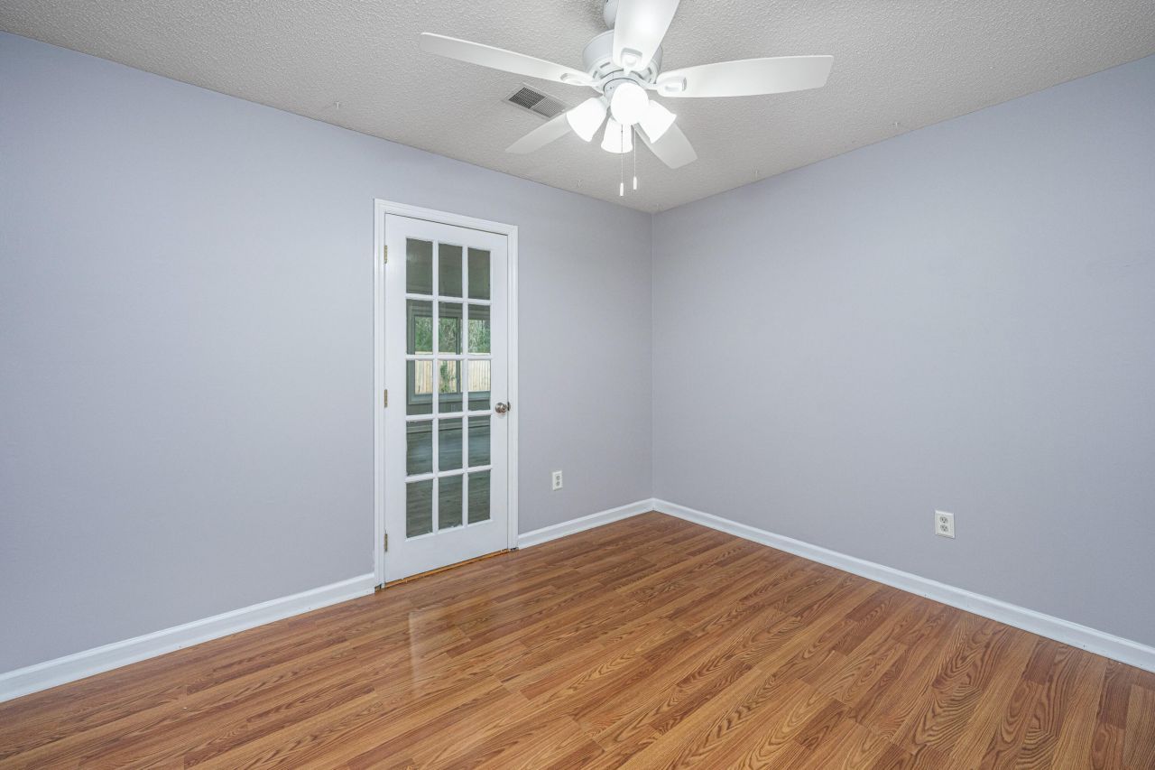 2135 Pinehurst Avenue Photo 32