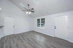 2135 Pinehurst Avenue photo 4