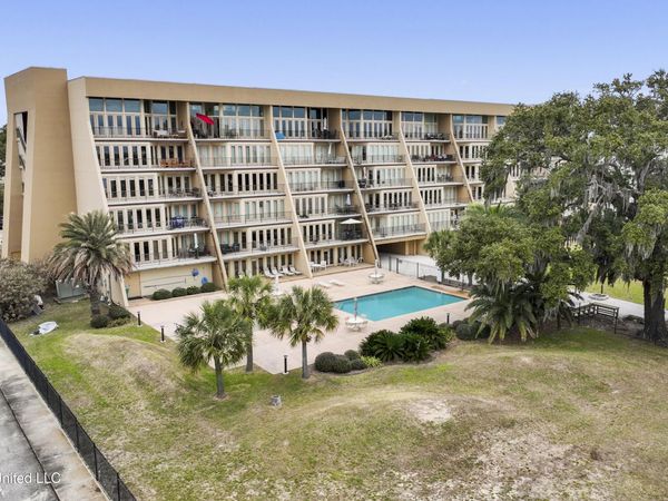 520 Beach Boulevard, Biloxi, MS 39530