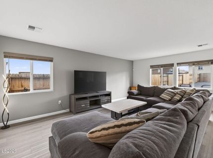 8960 Wolf River Drive, Reno, NV 89506 Photo