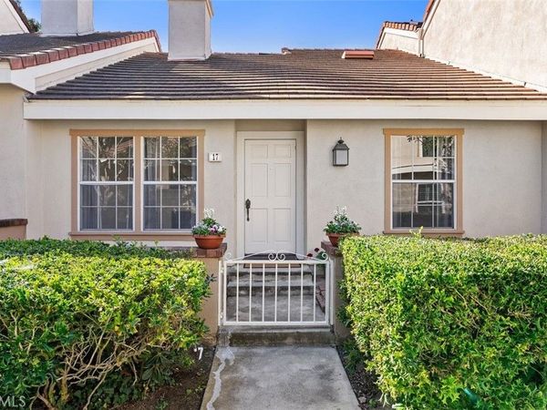 17 Dartmouth, Irvine, CA 92612