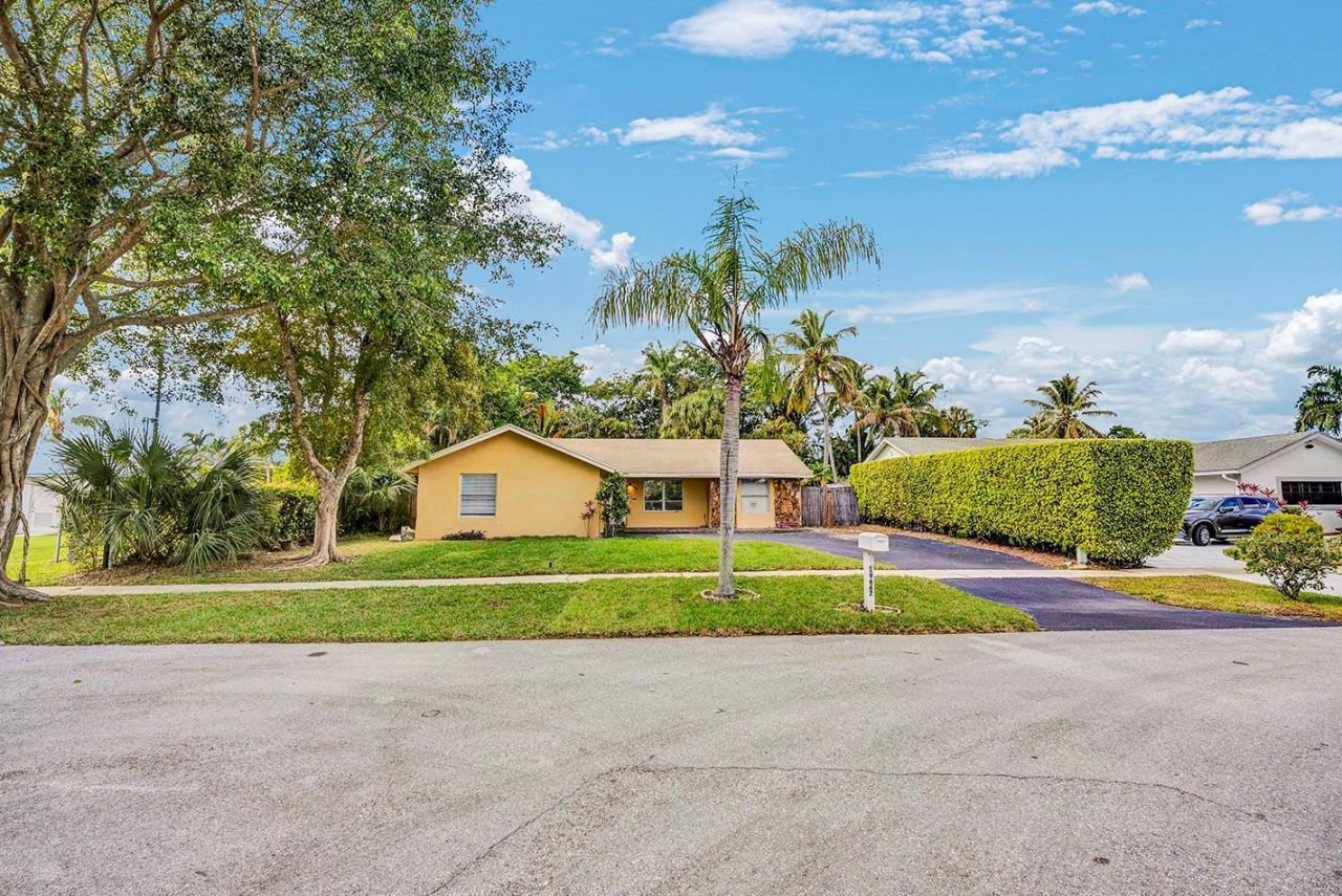 19667 Delaware Circle, Boca Raton, FL 33434 Photo