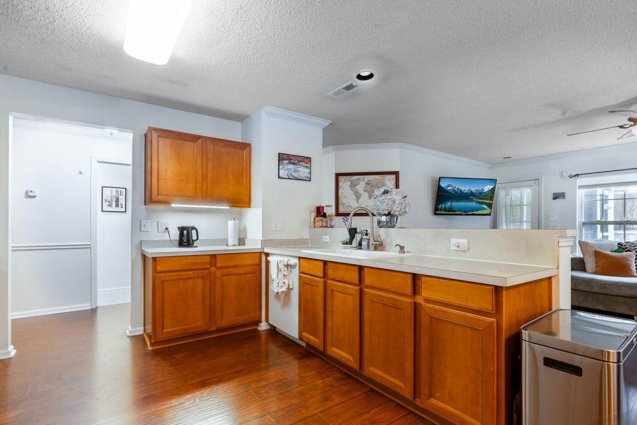 5148 Torrey Lane Photo 6