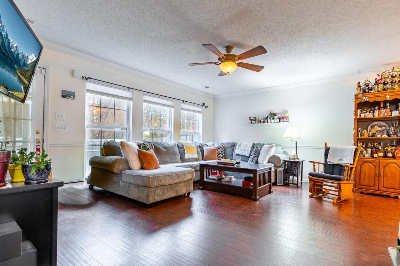 5148 Torrey Lane Photo 8