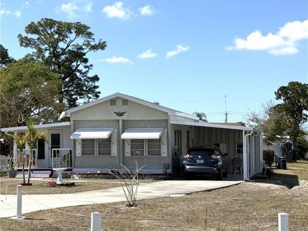 123 Flame LN, NORTH FORT MYERS, FL 33917