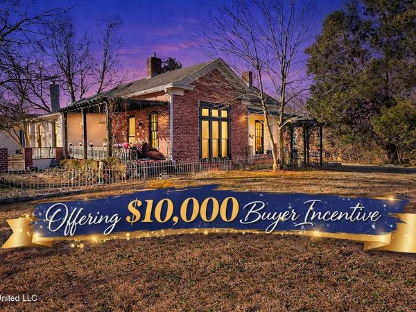 435 E College Avenue, Holly Springs, MS 38635