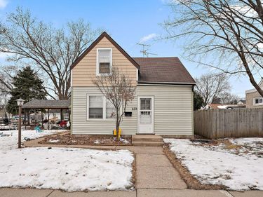 639 14th Avenue N, South Saint Paul, MN 55075