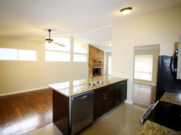 149 Hedgerow Lane, Lewisville, TX 75057