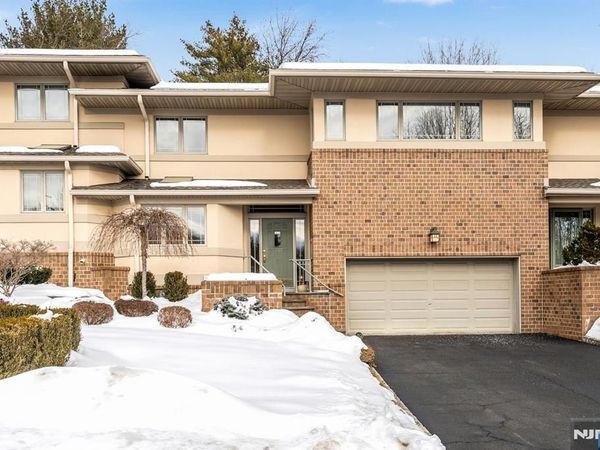 19 Fox Run Road, ALLENDALE, NJ 07401