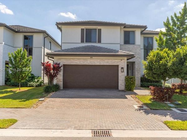 8096 NW 48th Ter , Doral, FL 33166