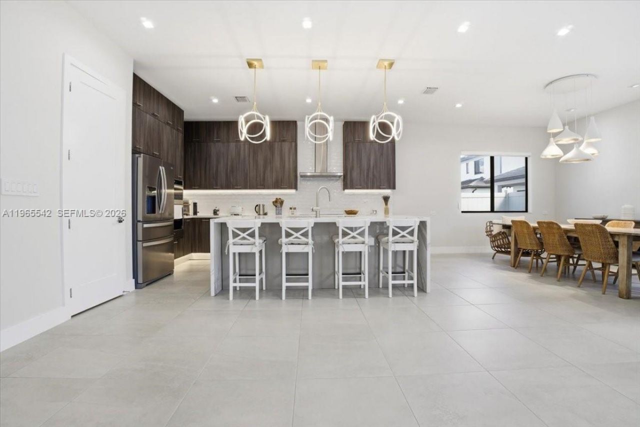 8096 NW 48th Ter , Doral, FL 33166 Photo