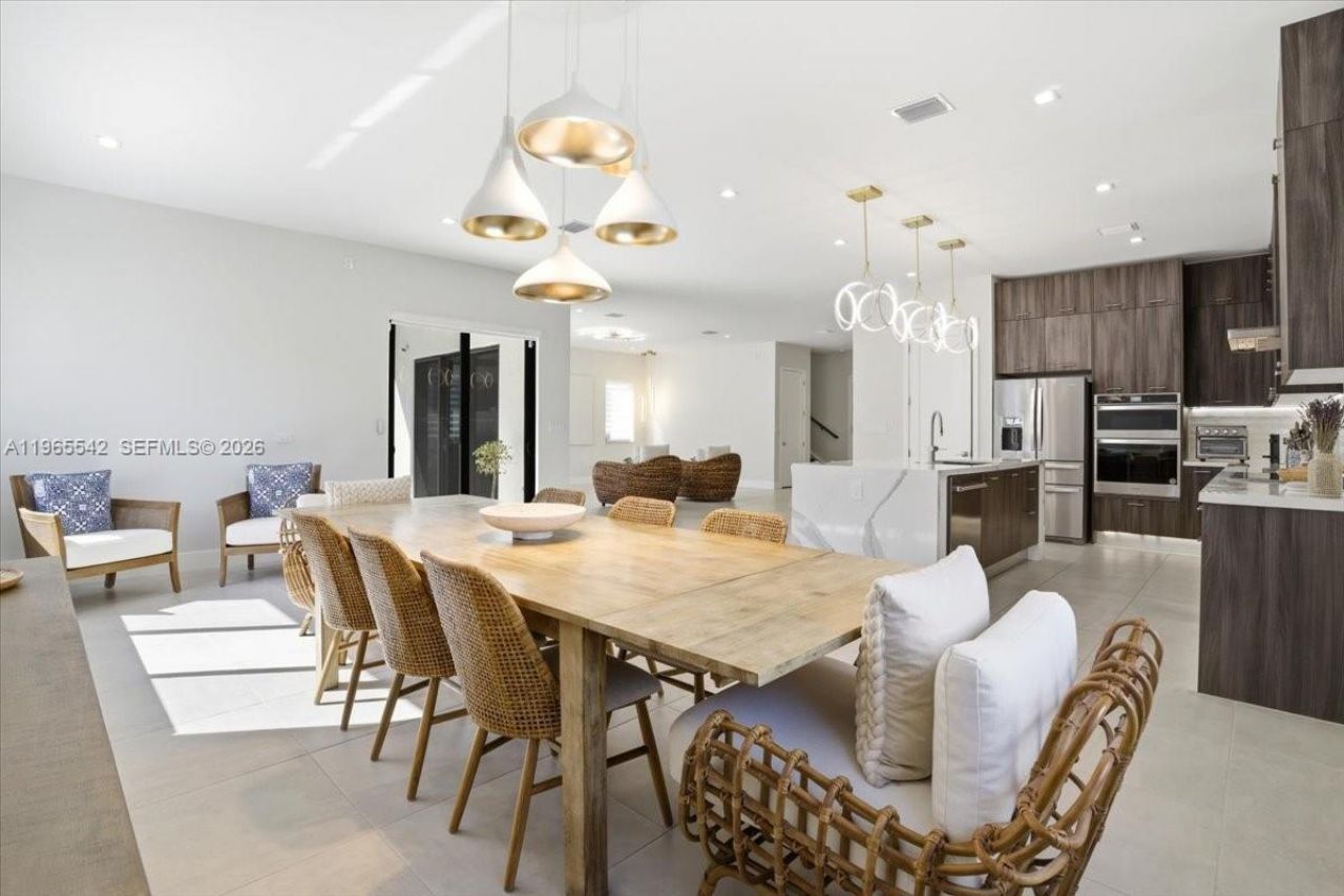 8096 NW 48th Ter , Doral, FL 33166 Photo