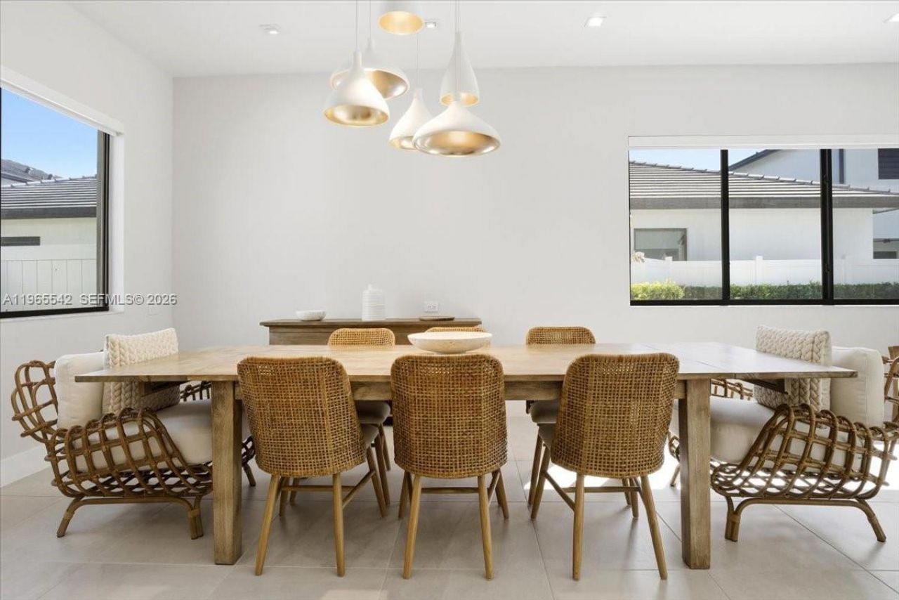 8096 NW 48th Ter , Doral, FL 33166 Photo