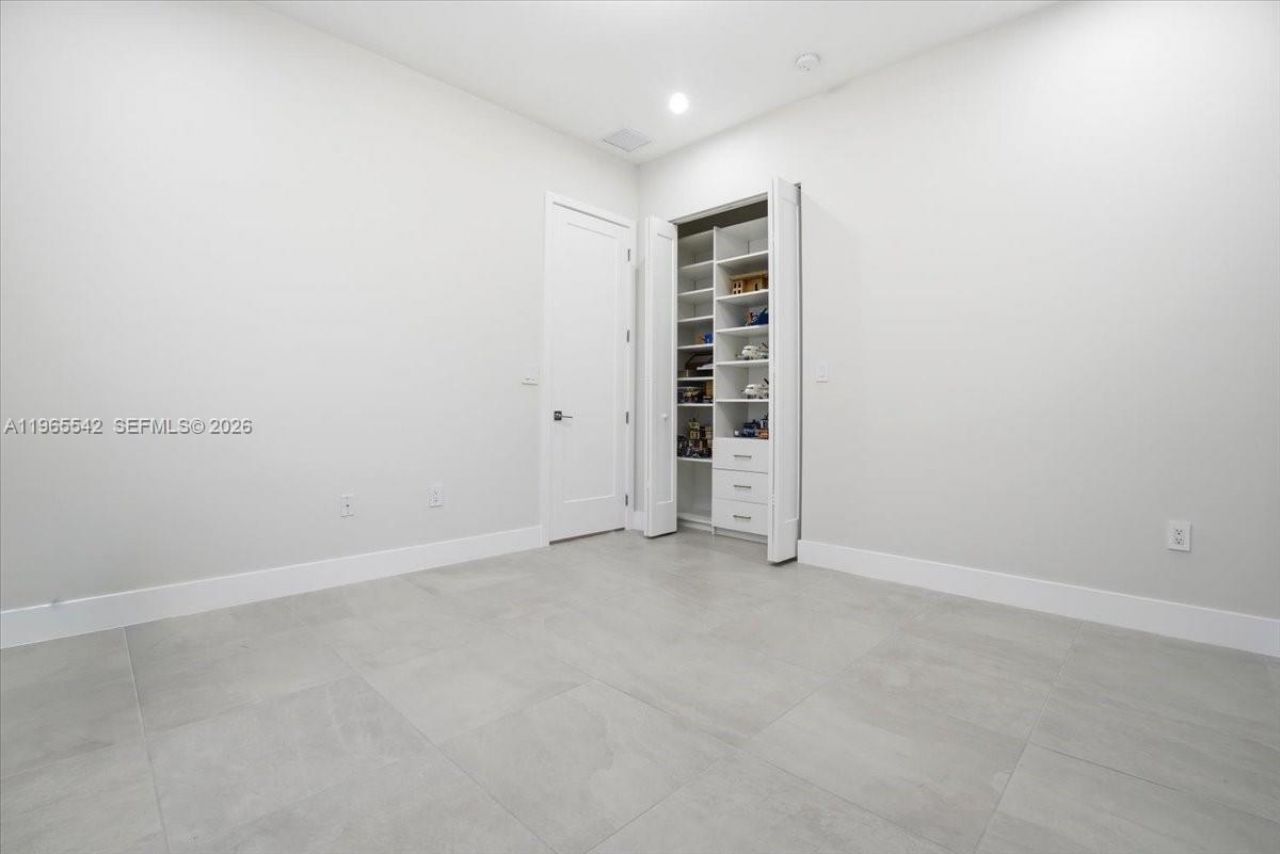 8096 NW 48th Ter , Doral, FL 33166 Photo