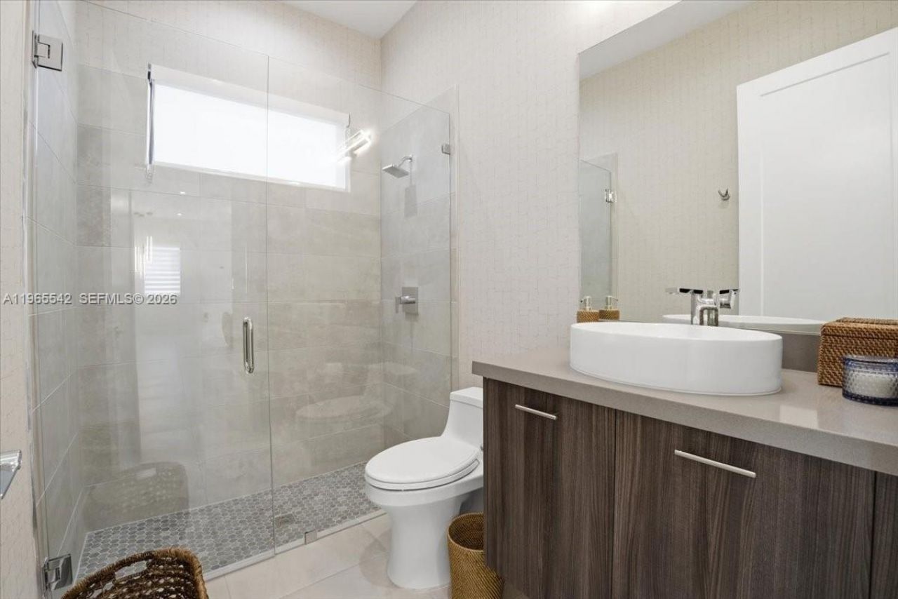 8096 NW 48th Ter , Doral, FL 33166 Photo