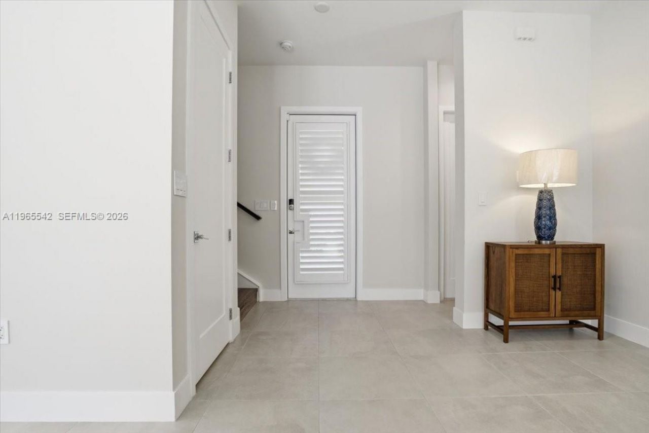 8096 NW 48th Ter , Doral, FL 33166 Photo