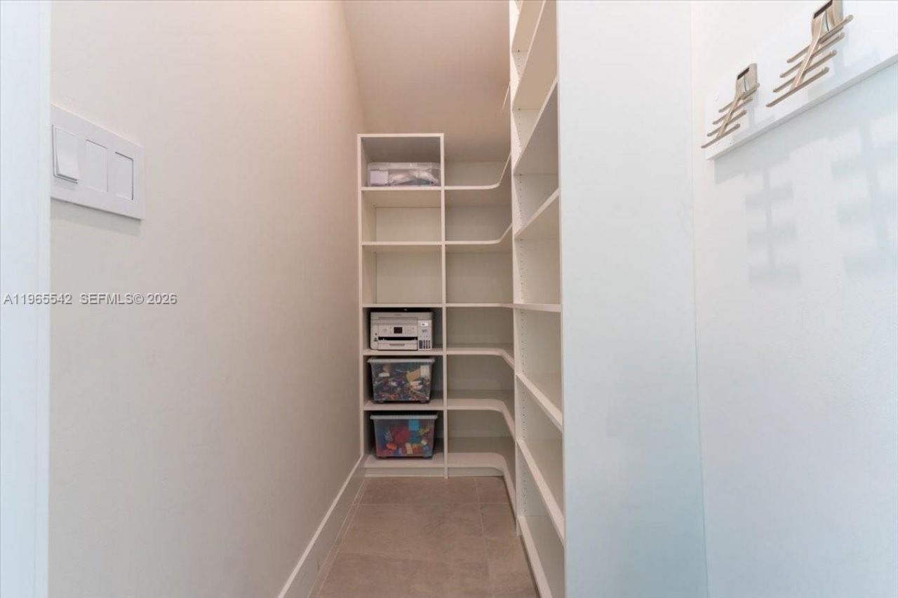 8096 NW 48th Ter , Doral, FL 33166 Photo