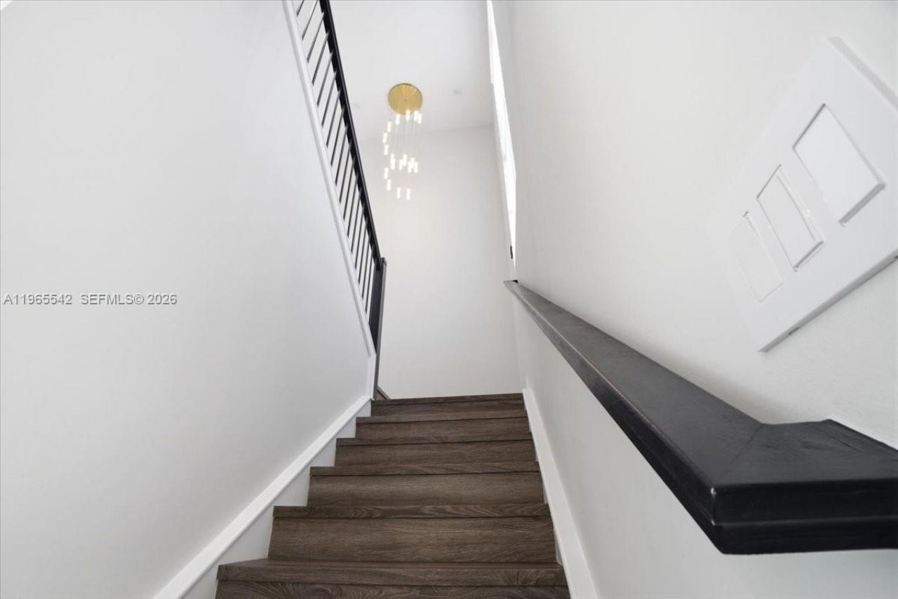 8096 NW 48th Ter , Doral, FL 33166 Photo