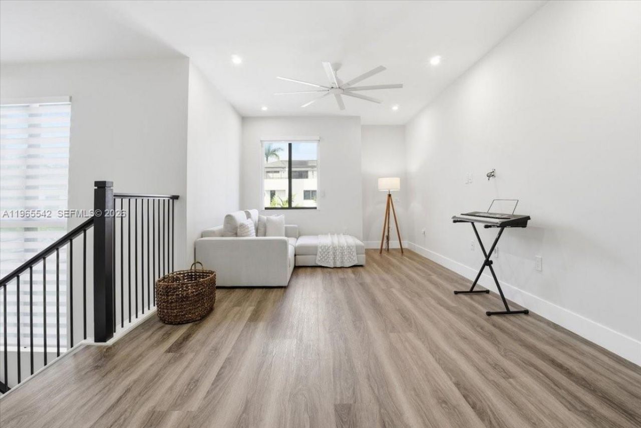 8096 NW 48th Ter , Doral, FL 33166 Photo