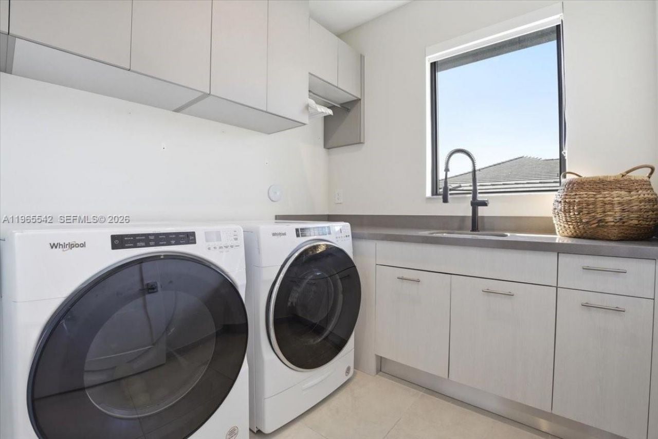 8096 NW 48th Ter , Doral, FL 33166 Photo