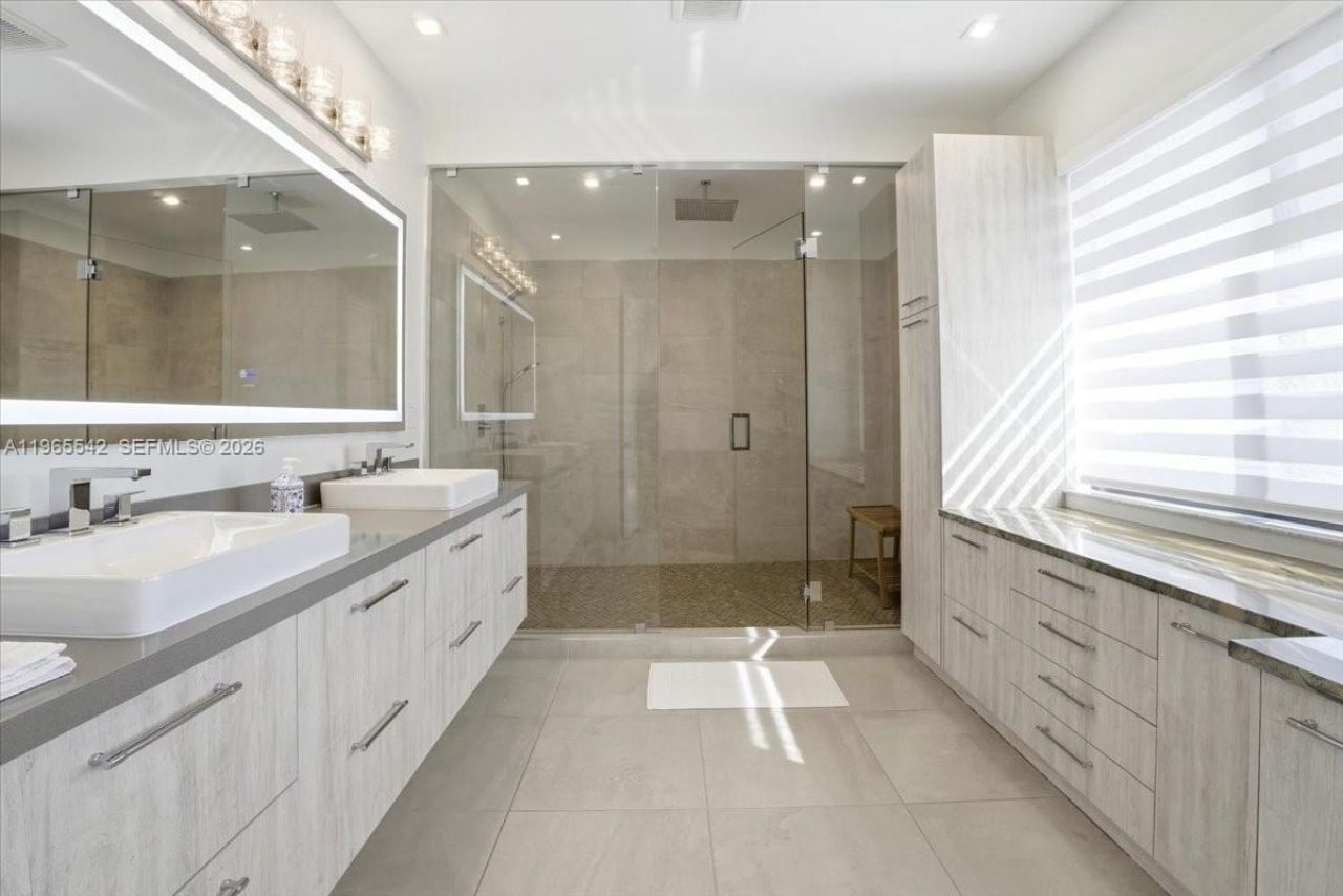 8096 NW 48th Ter , Doral, FL 33166 Photo