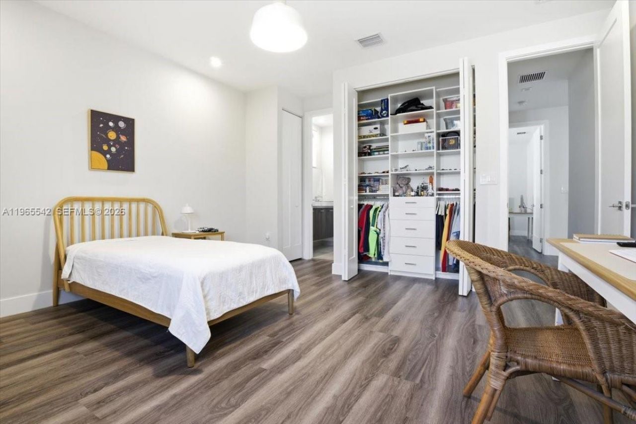 8096 NW 48th Ter , Doral, FL 33166 Photo