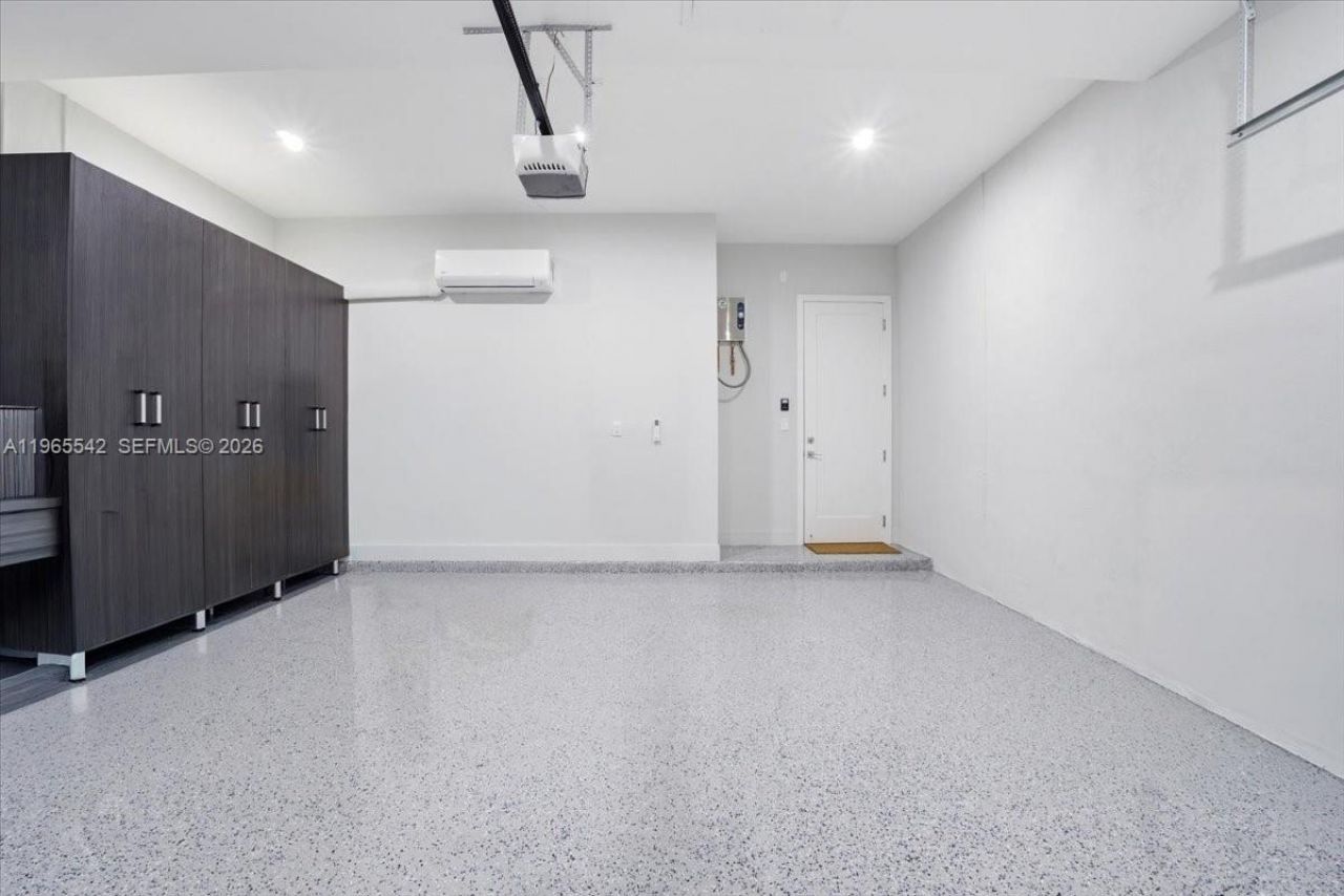 8096 NW 48th Ter , Doral, FL 33166 Photo