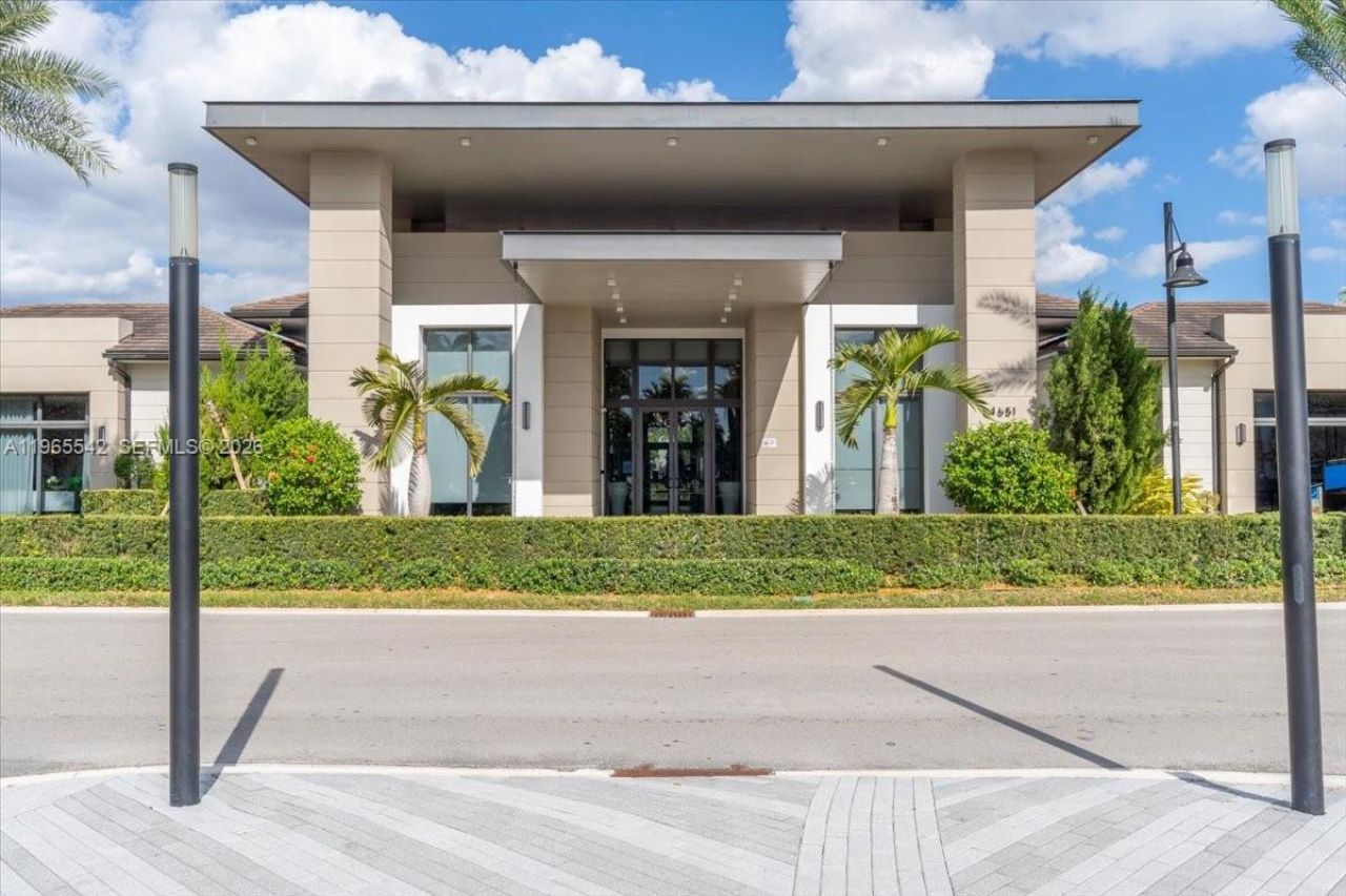 8096 NW 48th Ter , Doral, FL 33166 Photo