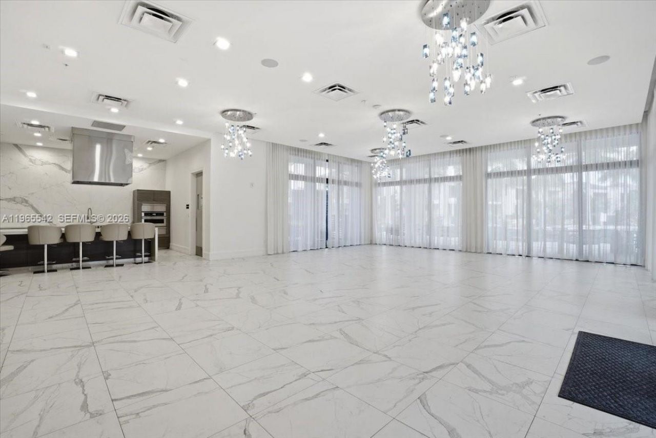 8096 NW 48th Ter , Doral, FL 33166 Photo