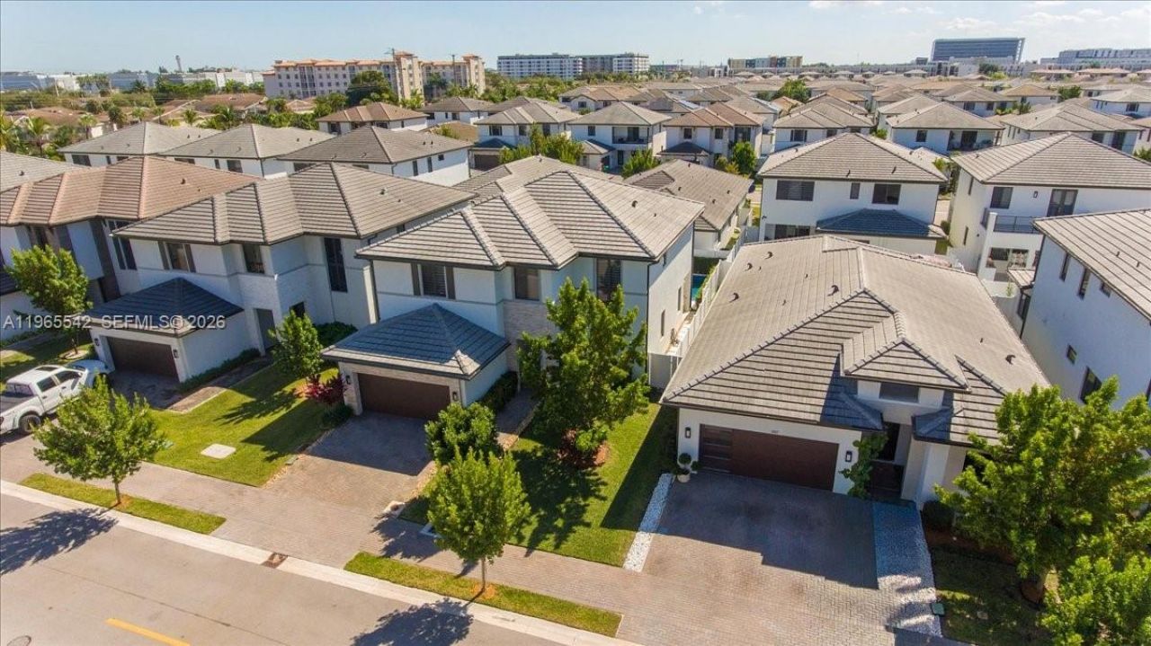 8096 NW 48th Ter , Doral, FL 33166 Photo