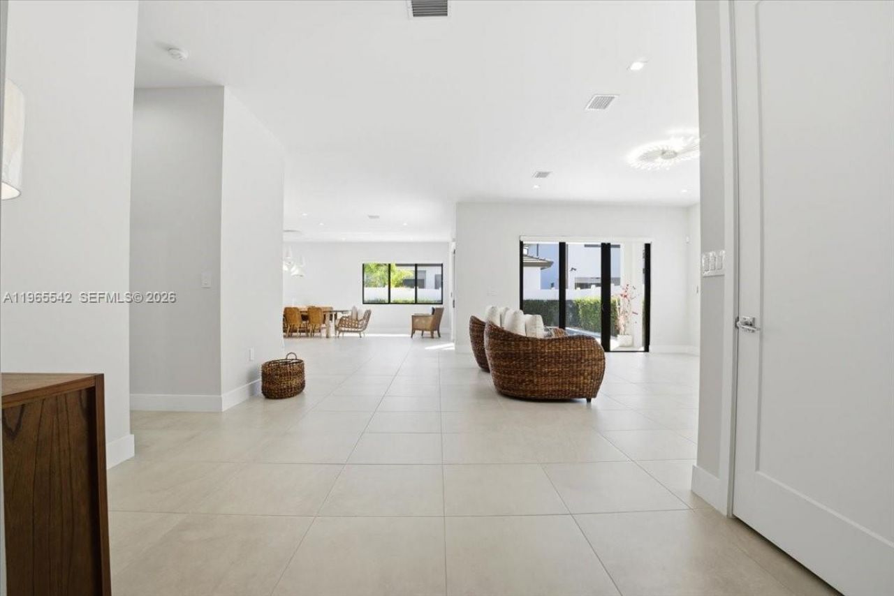 8096 NW 48th Ter , Doral, FL 33166 Photo