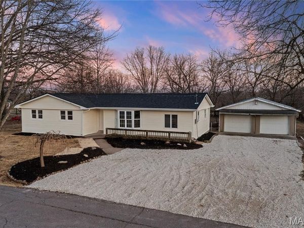 801 Halifax Road, Holts Summit, MO 65043