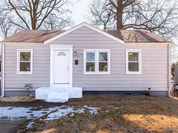 210 Derhake Road, Florissant, MO 63031