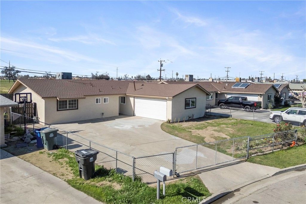 5817 Gary, Bakersfield, CA 93307 Main Photo
