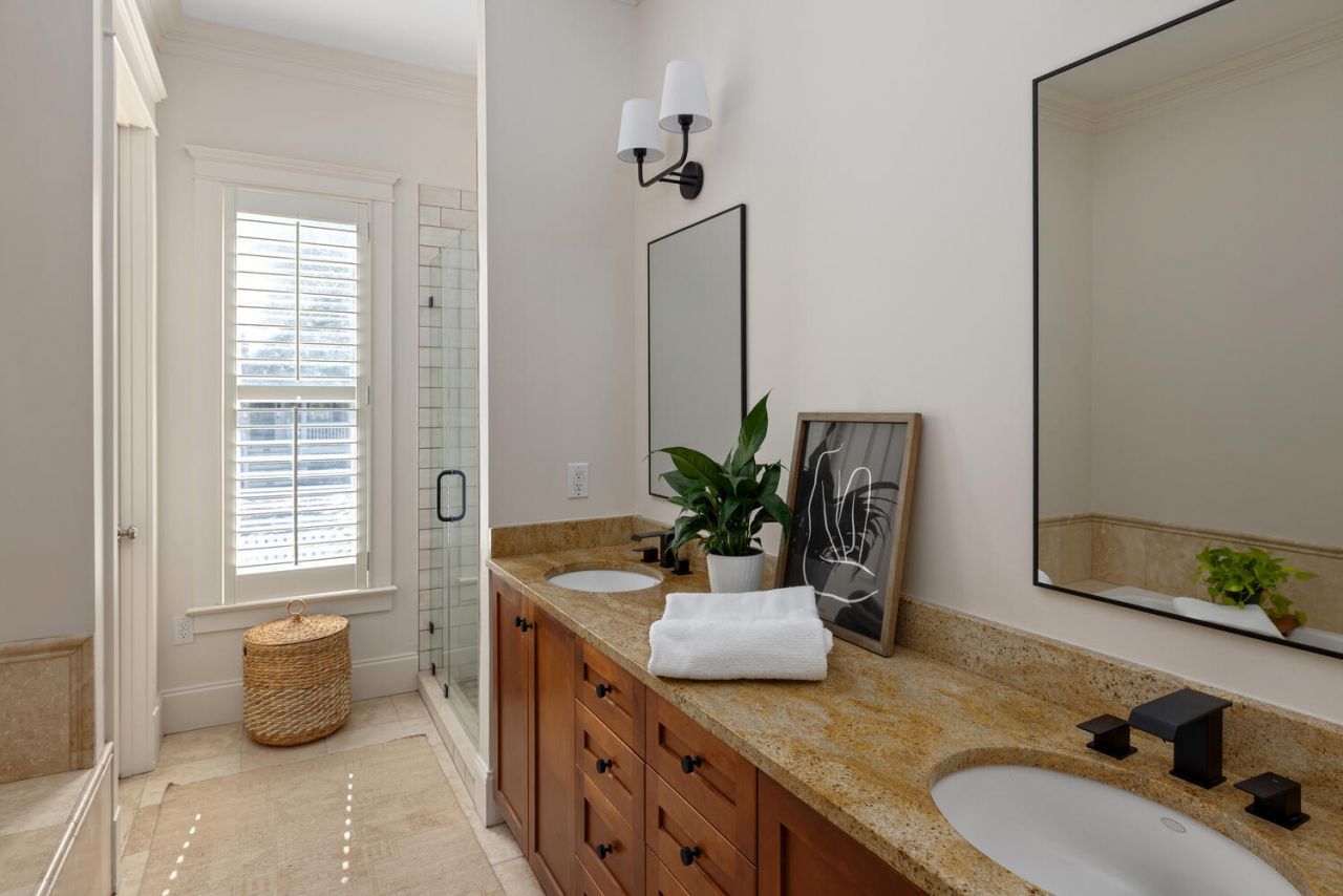 102 Bellinger Street Photo 21